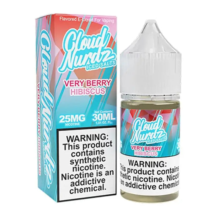 E-liquid bottle and packaging for ’Cloud Nurdz’ brand in Very Berry Hibiscus flavor.